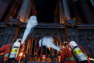 Save Notre-Dame on Fire — фото 4